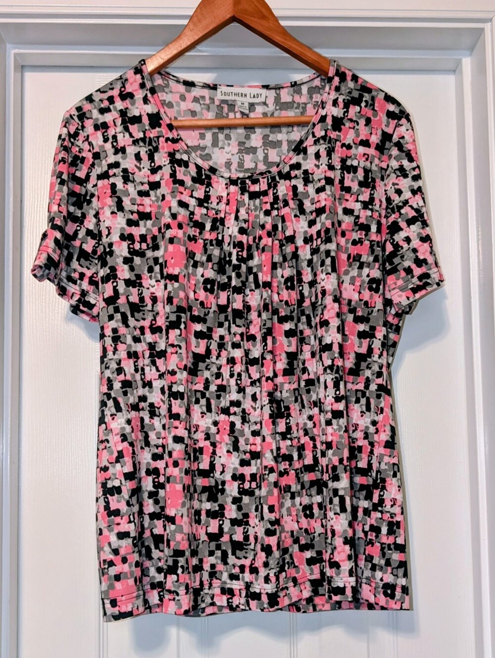 Southern Lady Pink Black White Abstract Mosaic Short Sleeve Top